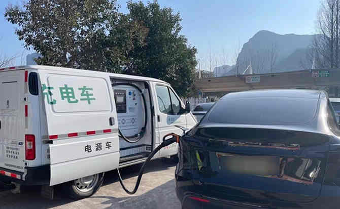 奈曼旗汽车搭电